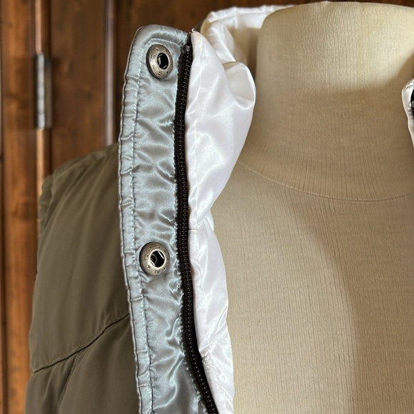 Nike white, silver reversible puffer vest - Picture 7 of 7